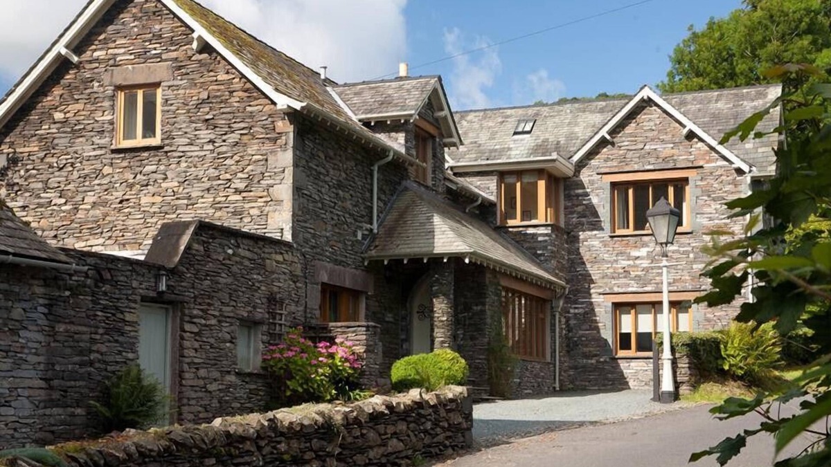 Troutbeck House | THE OLD COACH HOUSE, pet friendly, with open fire in Troutbeck