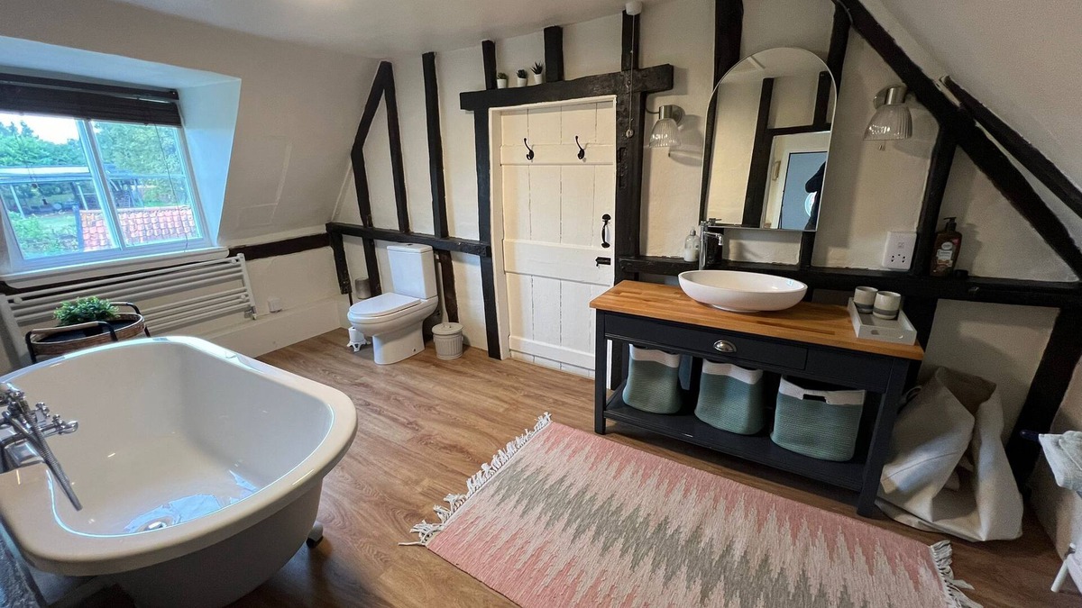 Sudbourne House | The Old Cottage