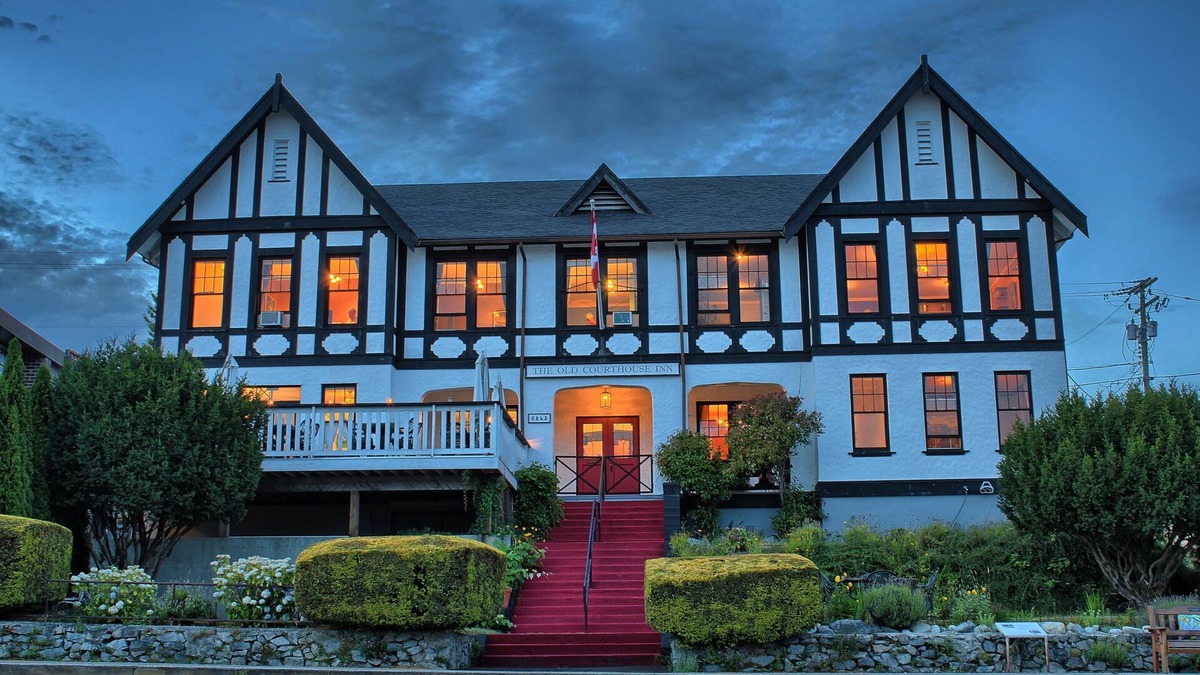 Historic Powell River Townsite Hotel | The Old Courthouse Inn