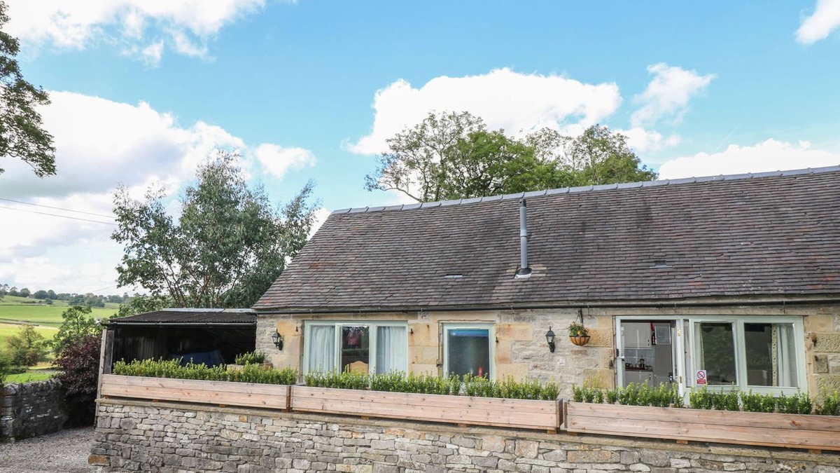 Alstonfield Cottage | THE OLD COW SHED, pet friendly, with open fire in Alstonefield