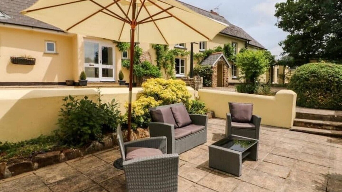 Broadwoodkelly Cottage | The Old Dairy Cottage With Indoor Pool In Devon