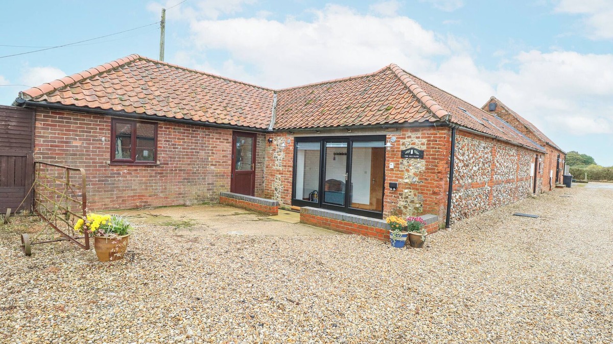 Stanfield Cottage | THE OLD DAIRY, pet friendly, character holiday cottage in Brisley