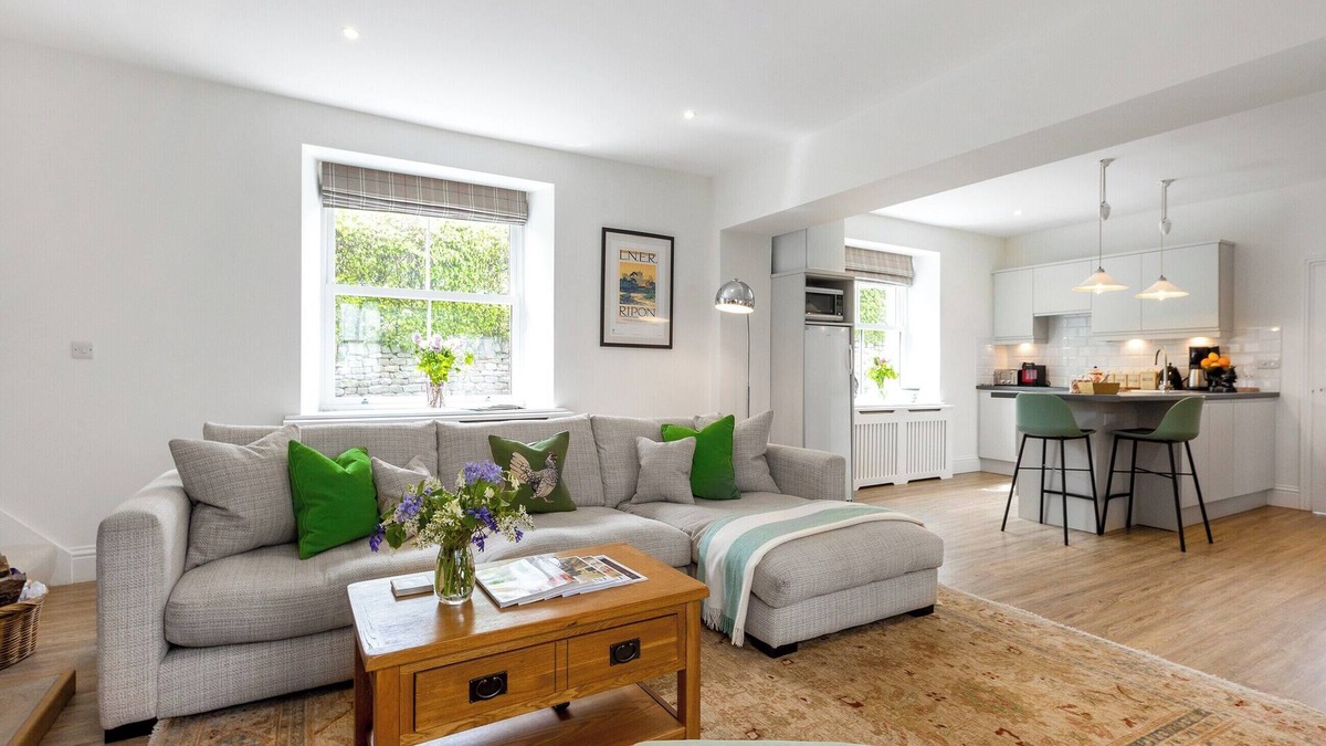 Grantley Cottage | The Old Estate Office - UK46358