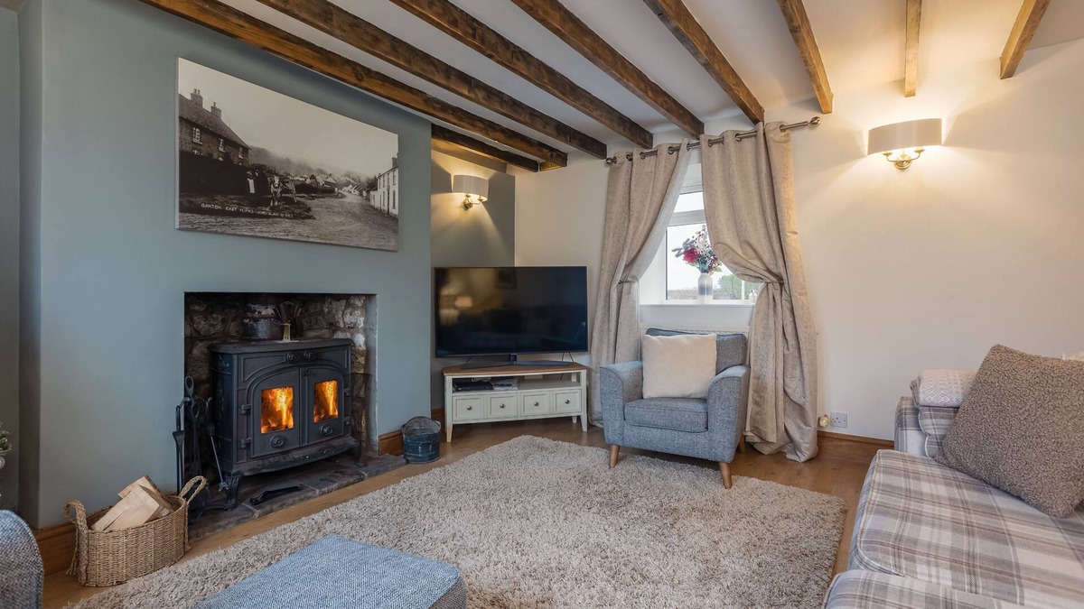 Ganton Cottage | The Old Farm Shop - a holiday cottage that sleeps 6 guests in 3 bedrooms