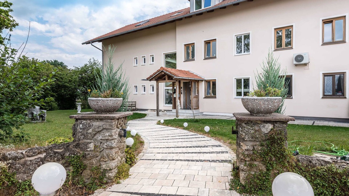 Edling Apartment | The Old Farmhouse