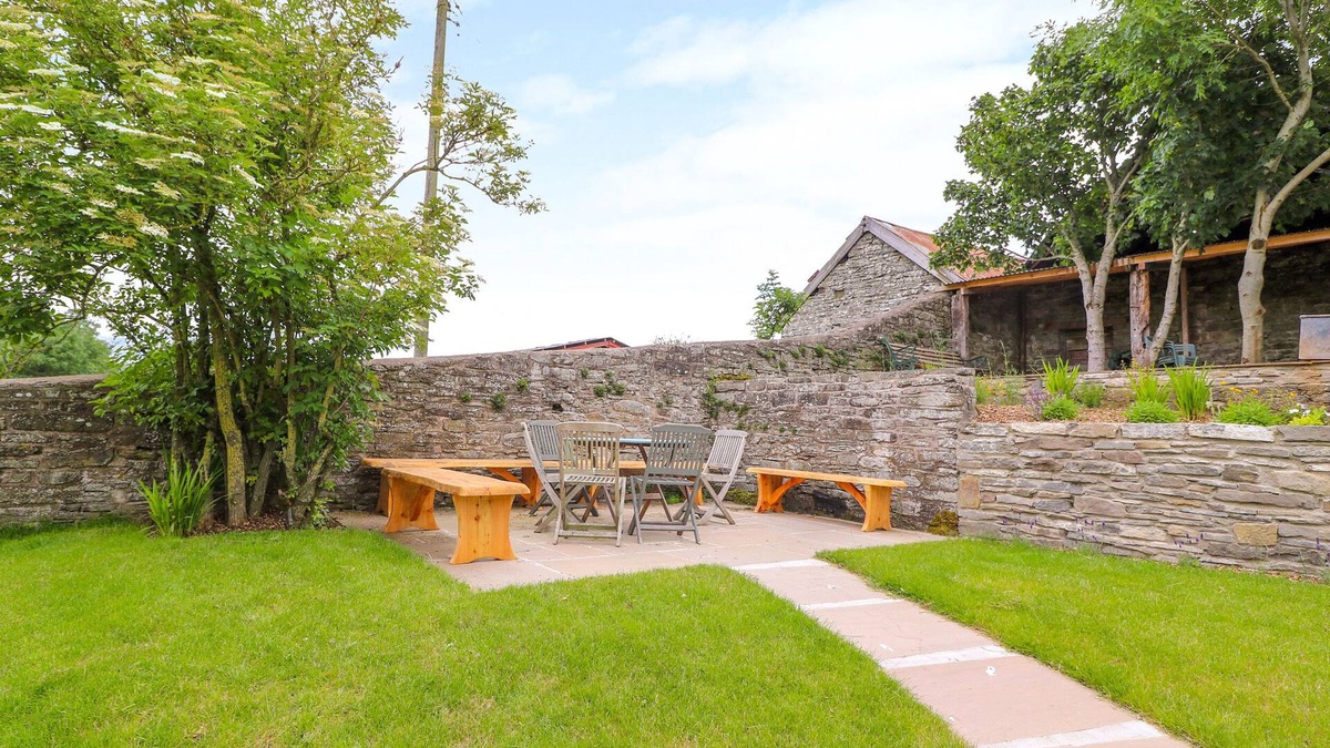 Milebrook Cottage | The Old Farmhouse, Upper Pitts