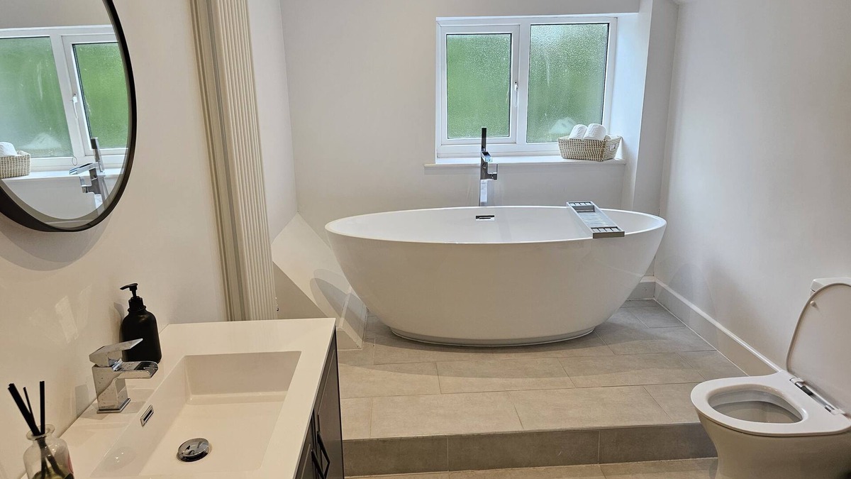 Chippenham House | The Old Forge – Countryside 4-bed home near Bath, the Cotswolds and Stonehenge