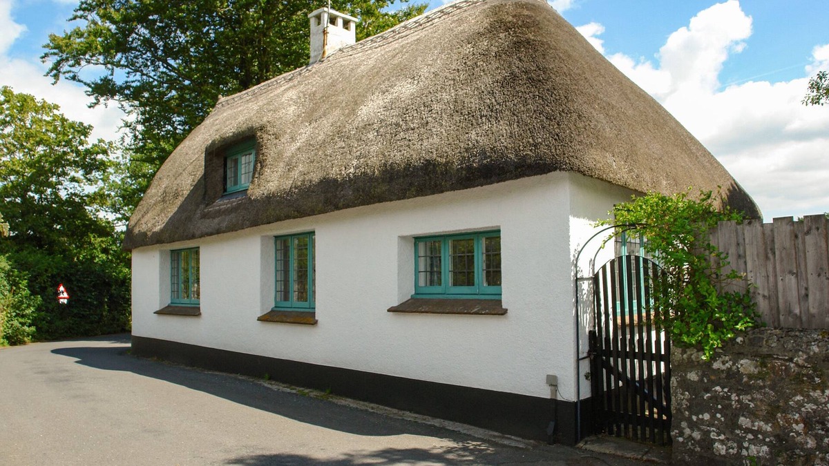 Ilsington Cottage | THE OLD FORGE, family friendly, with a garden in Ilsington