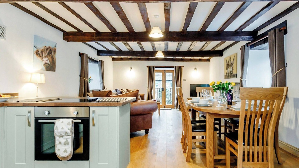 Hewelsfield Cottage | The Old Granary - UK12135