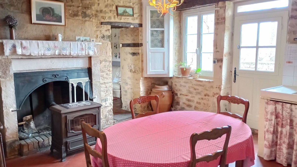 Le Cercueil House | The old grocer's shop