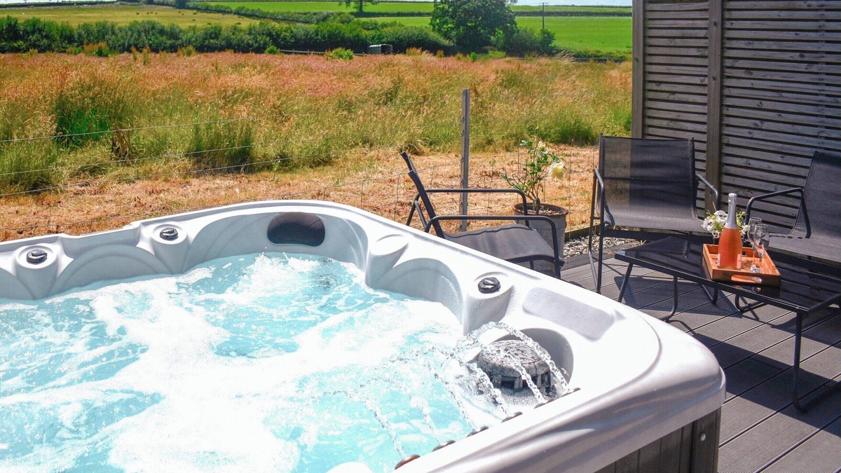 Thelbridge Cottage | The Old Hayloft - UK49680