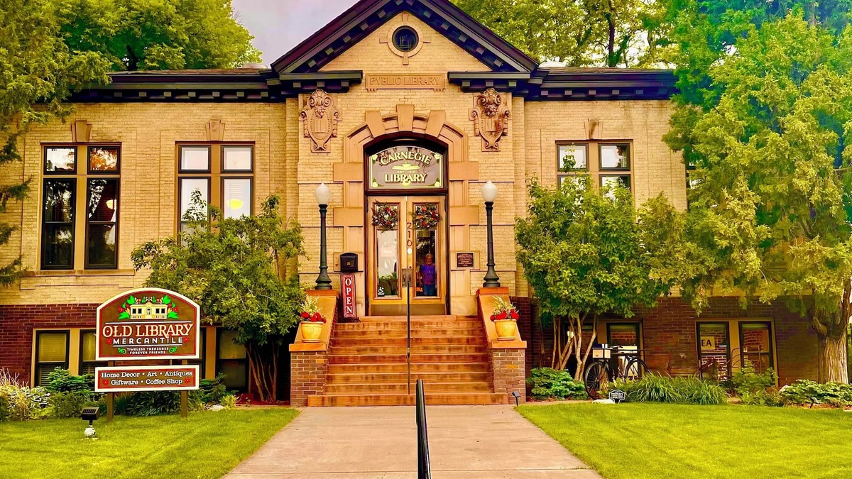 Sterling House | The Old Library – A 116-Year-Old National Historic Treasurer. 2 Floors w/Patio.