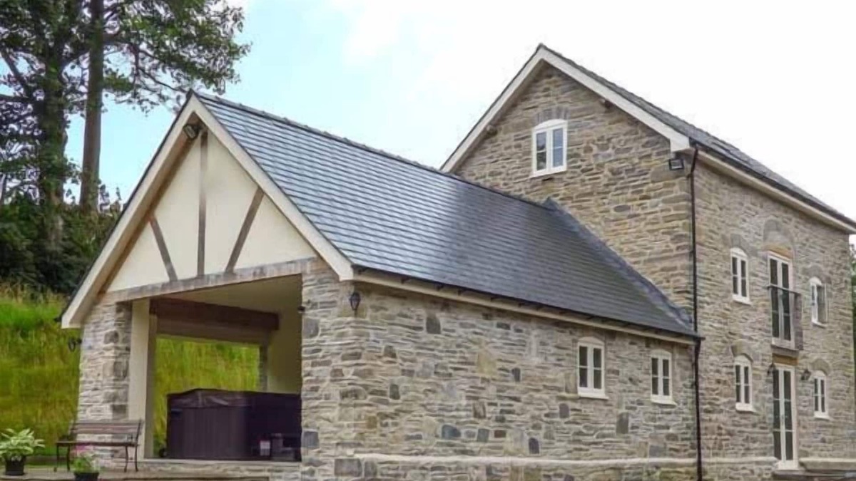 Tirabad Cottage | THE OLD MILL, pet friendly, character holiday cottage in Dolau