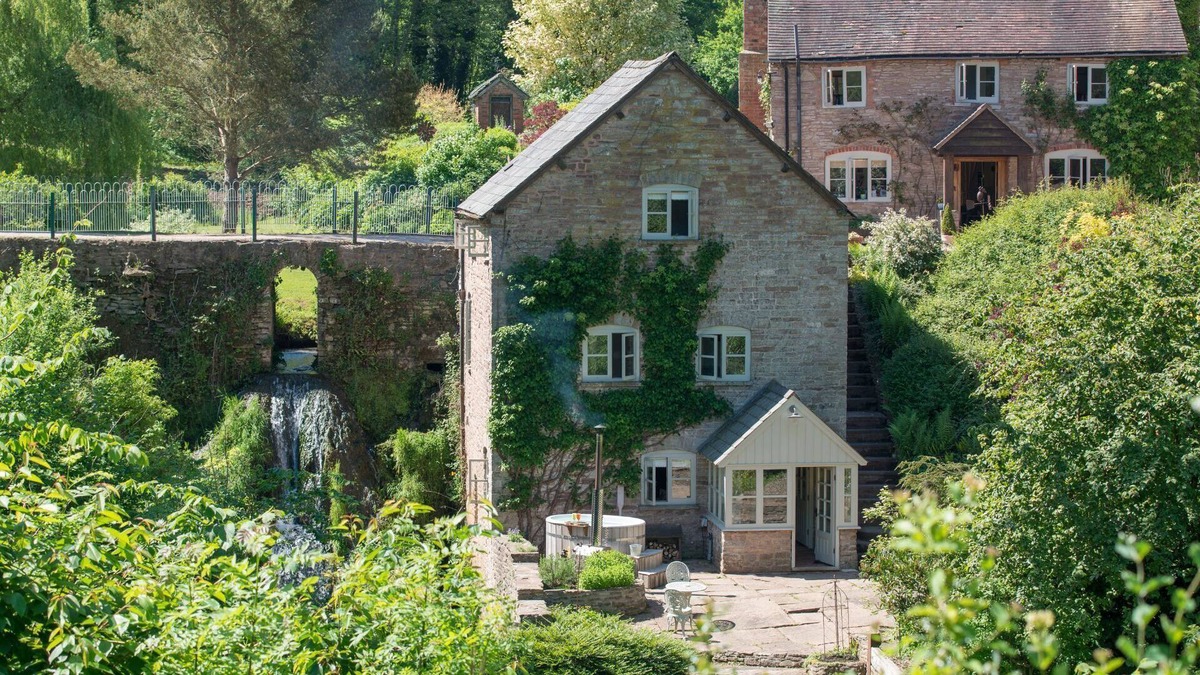 Upper Sapey Apartment | The Old Mill - Luxury Cottages
