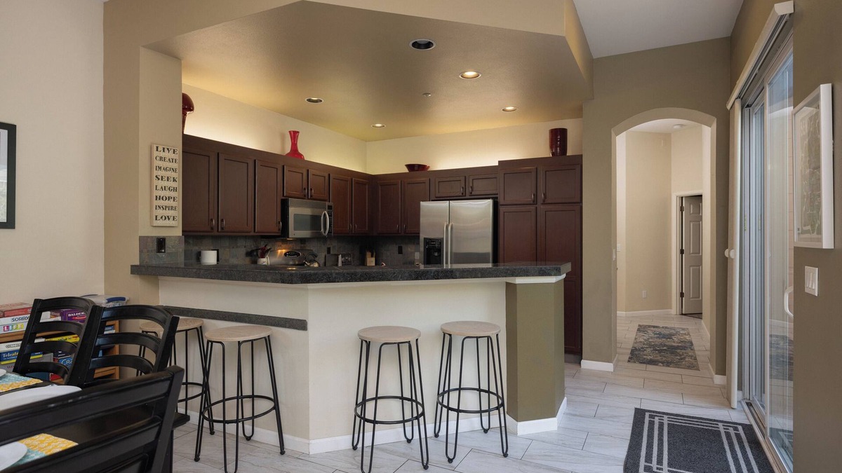 Southern Crossing House | The Old Mill Retreat – Modern Home for 6, Walk to Shopping, Dining & More!