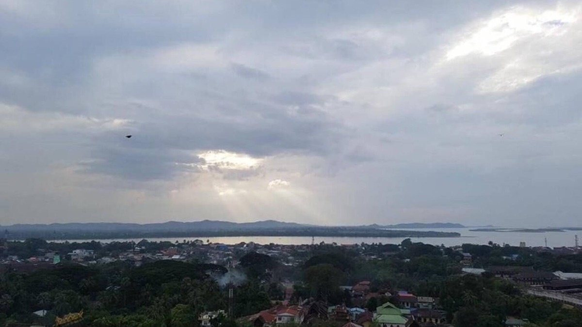 Mawlamyine Hostel | The Old Moulmein Hostel