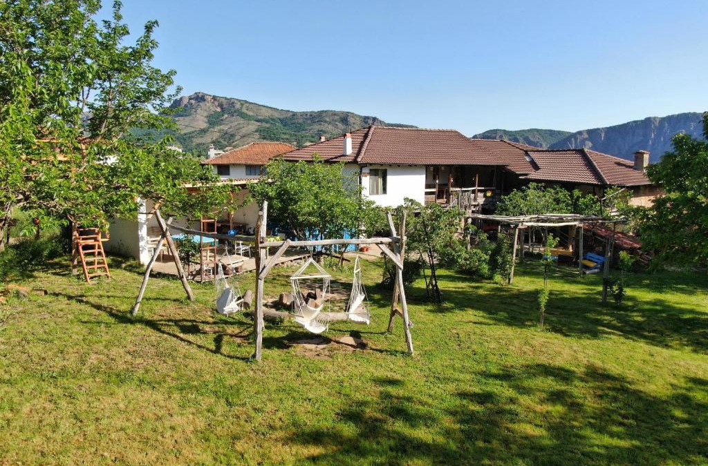 Madzharovo House | The Old Nest