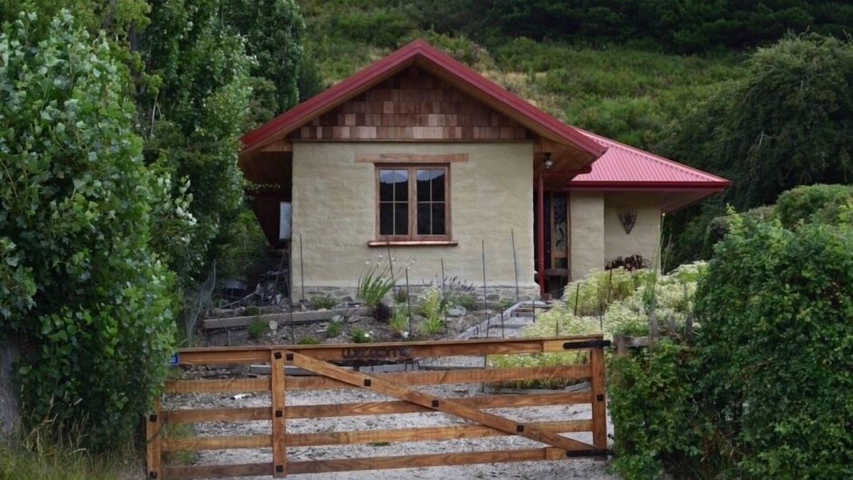 Saint Bathans Cottage | The old orchard cottage