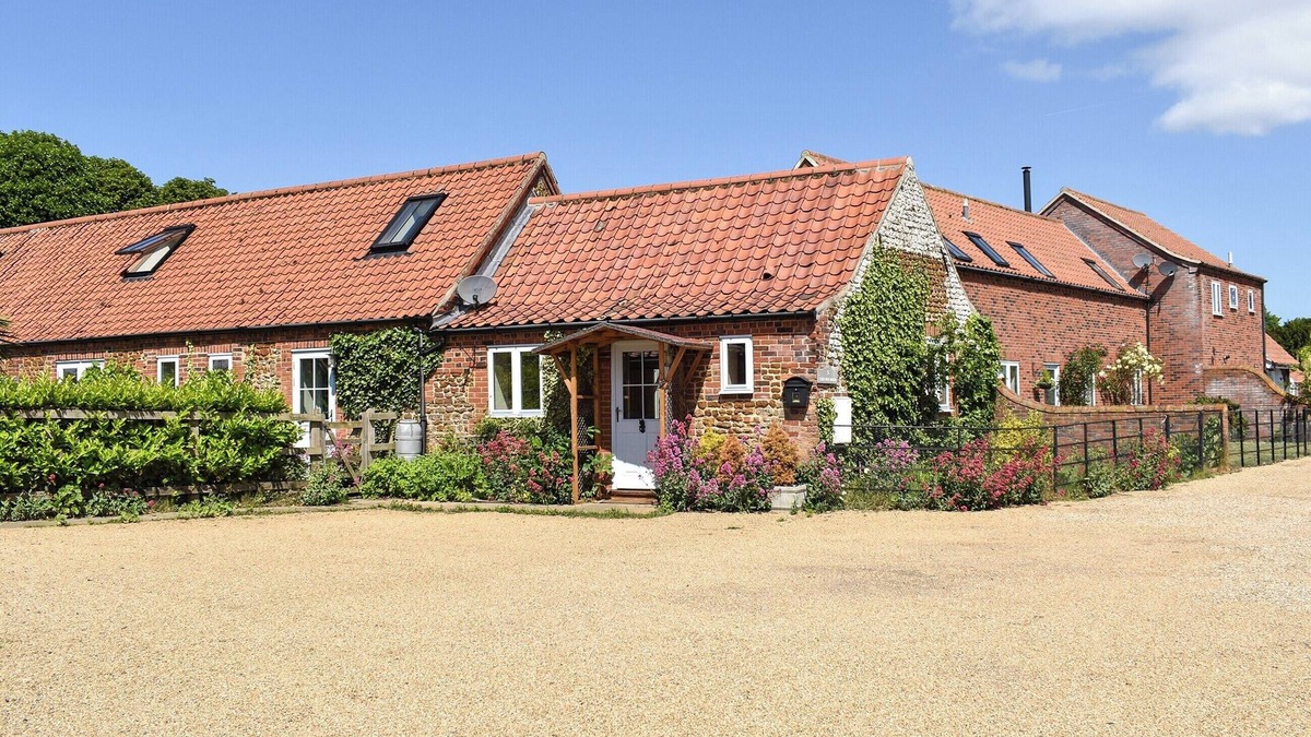 Snettisham Cottage | The Old Paybarn - UK39378