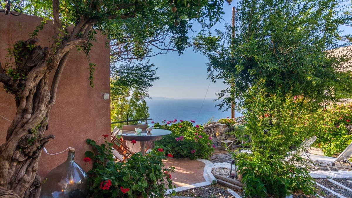 Mirsini House | The Old Pomegranate House - Sea view - AC - WIFI