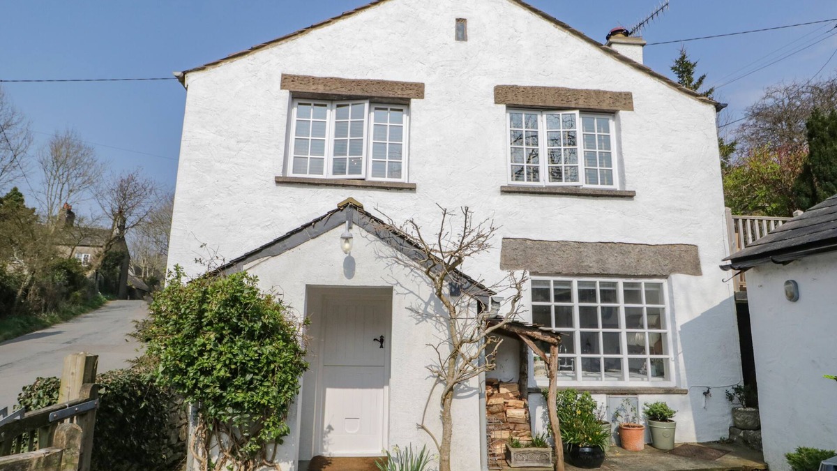 Meathop Cottage | THE OLD POST HOUSE, pet friendly, with open fire in Witherslack
