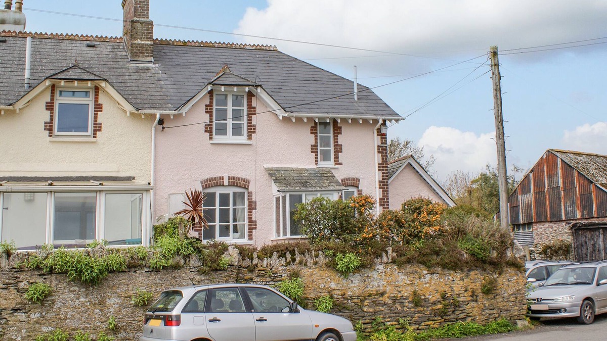 Down Thomas Cottage | THE OLD POST OFFICE, family friendly, with a garden in Down Thomas