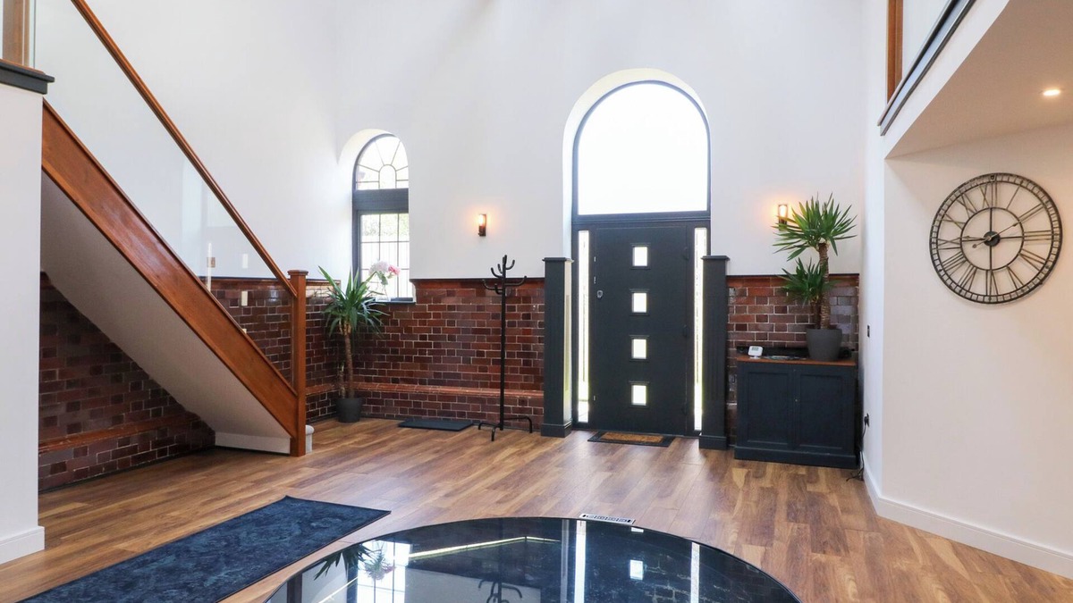 Skegby House | THE OLD PUMP HOUSE, family friendly in Kirkby-In-Ashfield