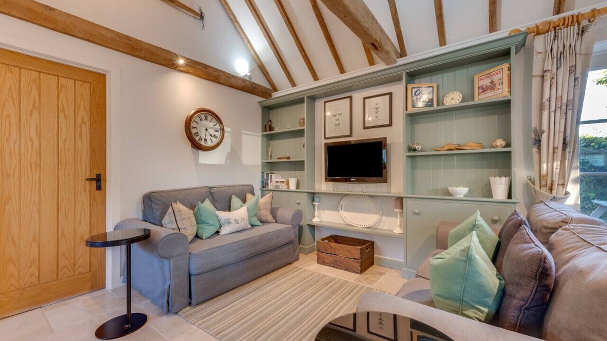 Linton House | The Old Pump House - One Bedroom House, Sleeps 3