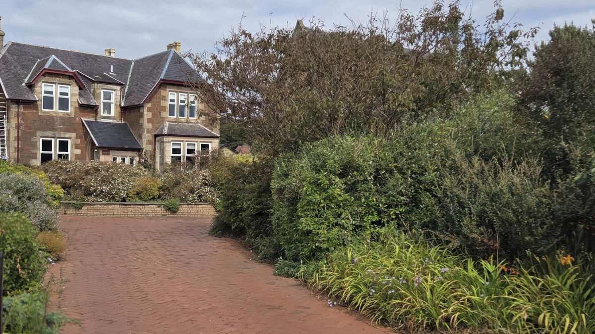 Largs Cottage | THE OLD RECTORY, family friendly, character holiday cottage in Largs