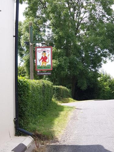 North Brewham Hotel | the old red lion