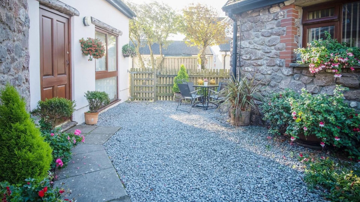 Crynant Apartment | The Old School Cottage (Ship Farm) - 1 Bedroom - Rhossili