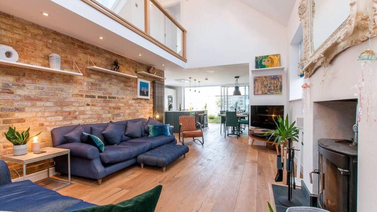 Broadstairs House | The Old School Hall - Opulence and Location