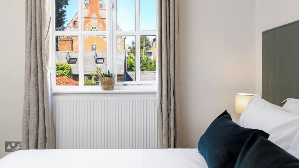 Winchester Apartment | The Old School House, Winchester