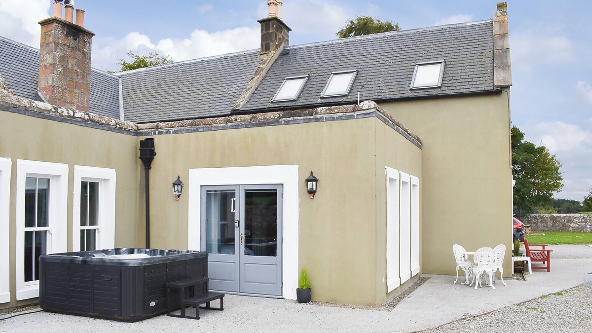 Invergordon Cottage | The Old School House Apartment