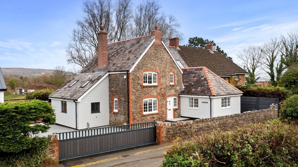 Crynant Cottage | The Old School - Luxury Cottages