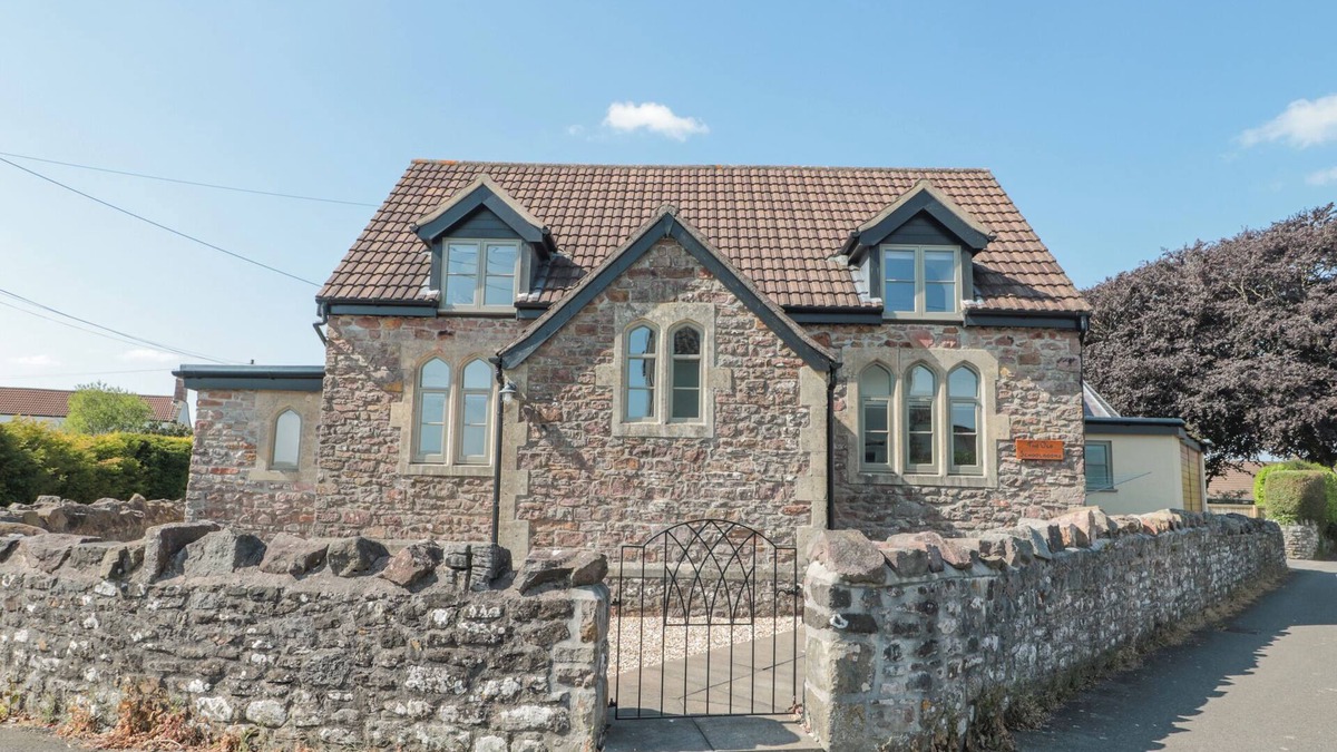Radstock Cottage | THE OLD SCHOOLROOMS, family friendly in Holcombe, Somerset