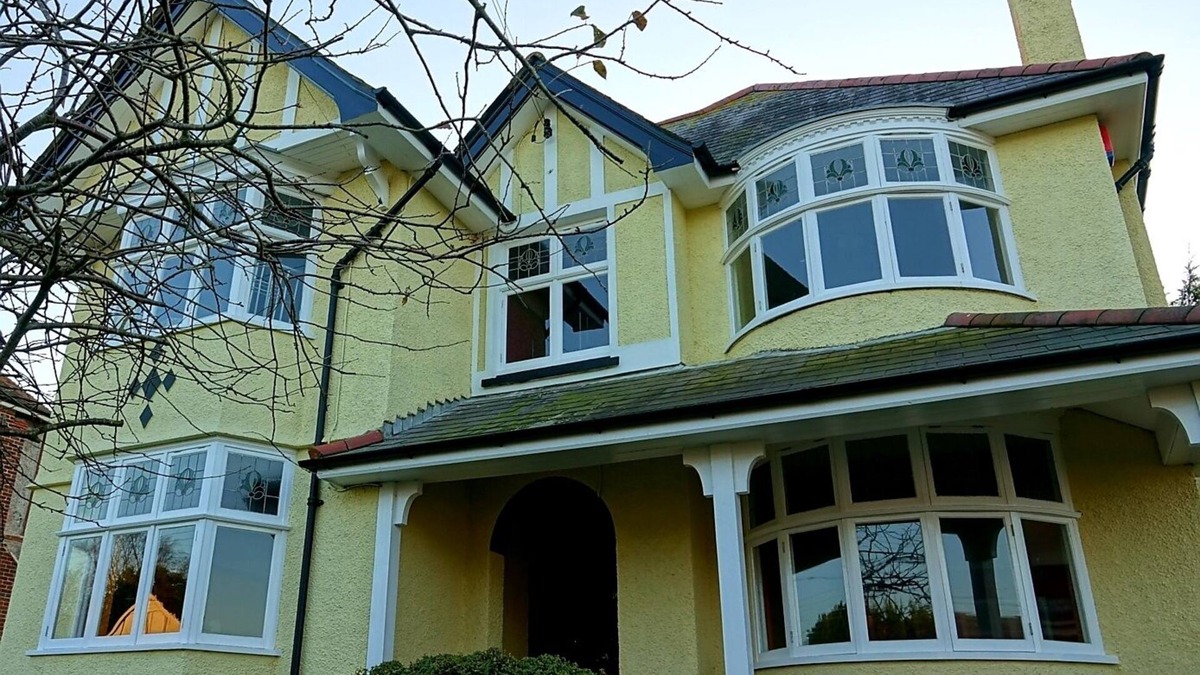Aberporth House | The Old Sea Captain's House: A short walk to stunning beaches, shops and pubs