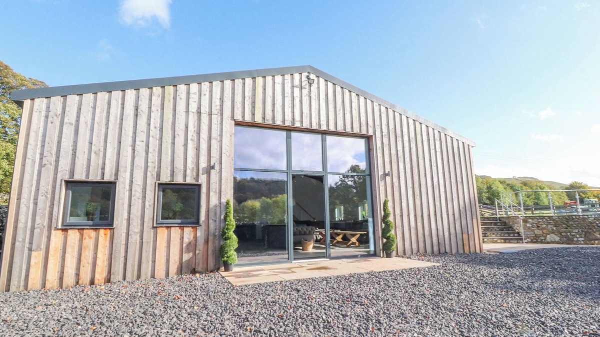 Langcliffe Cottage | THE OLD SHEEP HOUSE, pet friendly, luxury holiday cottage in Settle