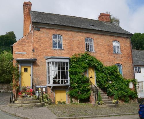 Montgomery Bed & Breakfast | The Old Stores