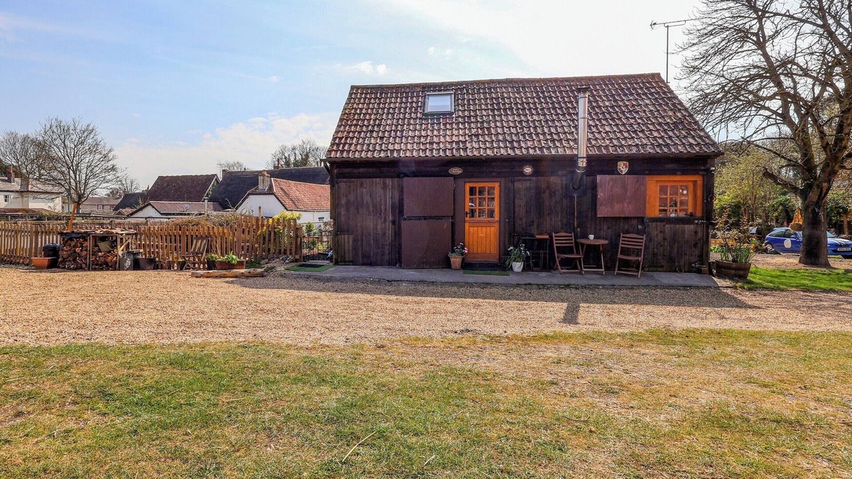 Alton Barnes Cottage | The Old Tack Room - UK49233