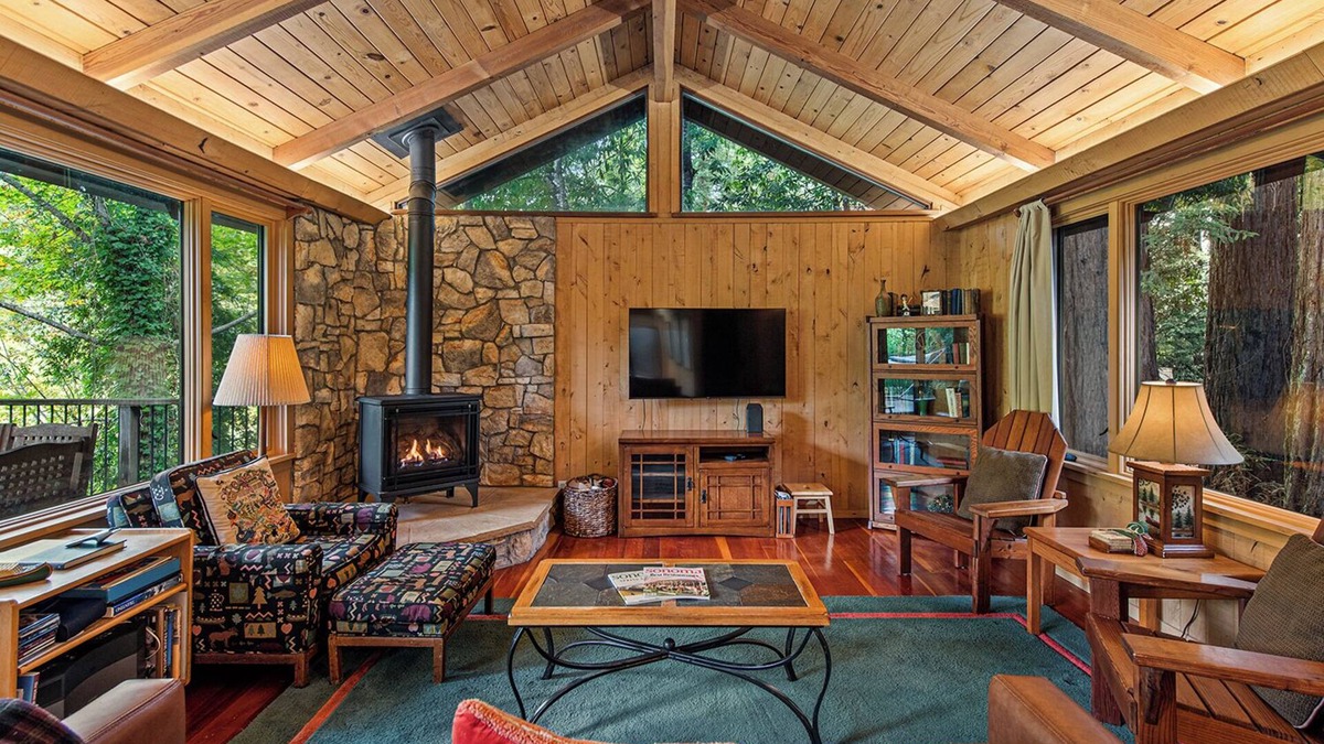 Northwood Cabin | The Old Timer ~ Classy Cabin On River, Near Golf, Dog Friendly!