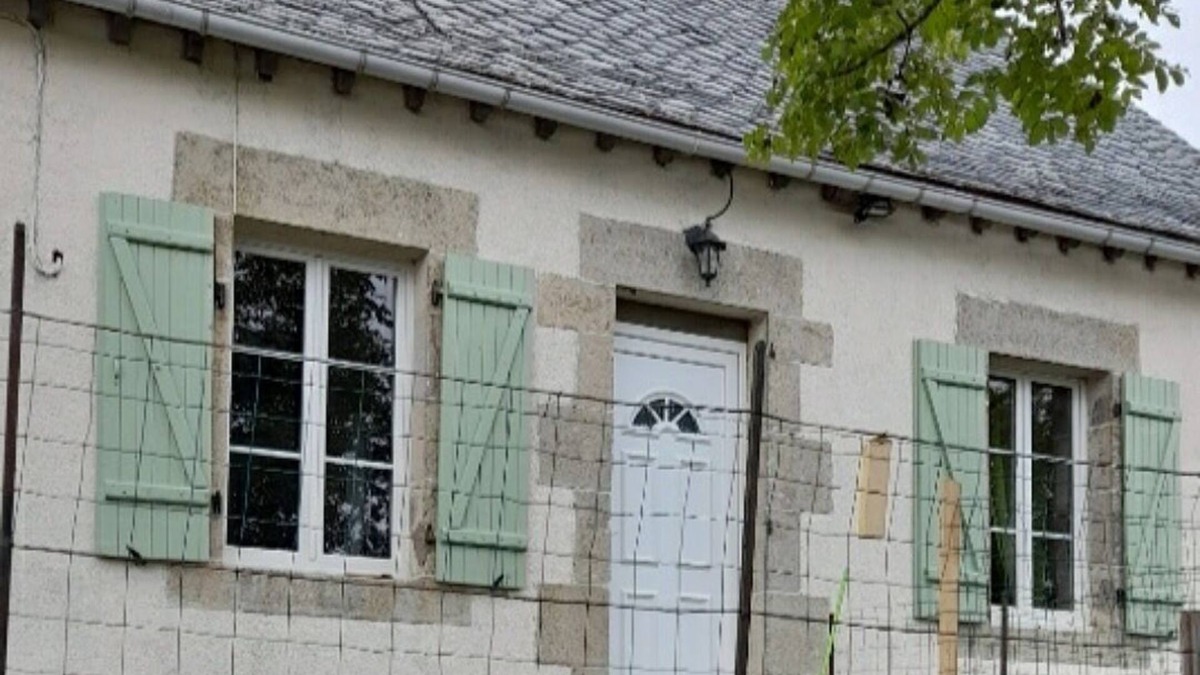 Trizac House | The old village school