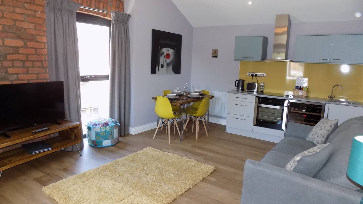 Carlisle Apartment | The Old Wool House Apartments
