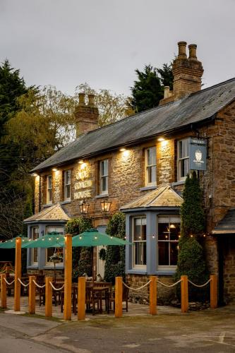 Trench Hotel | The Olde Coach House Inn