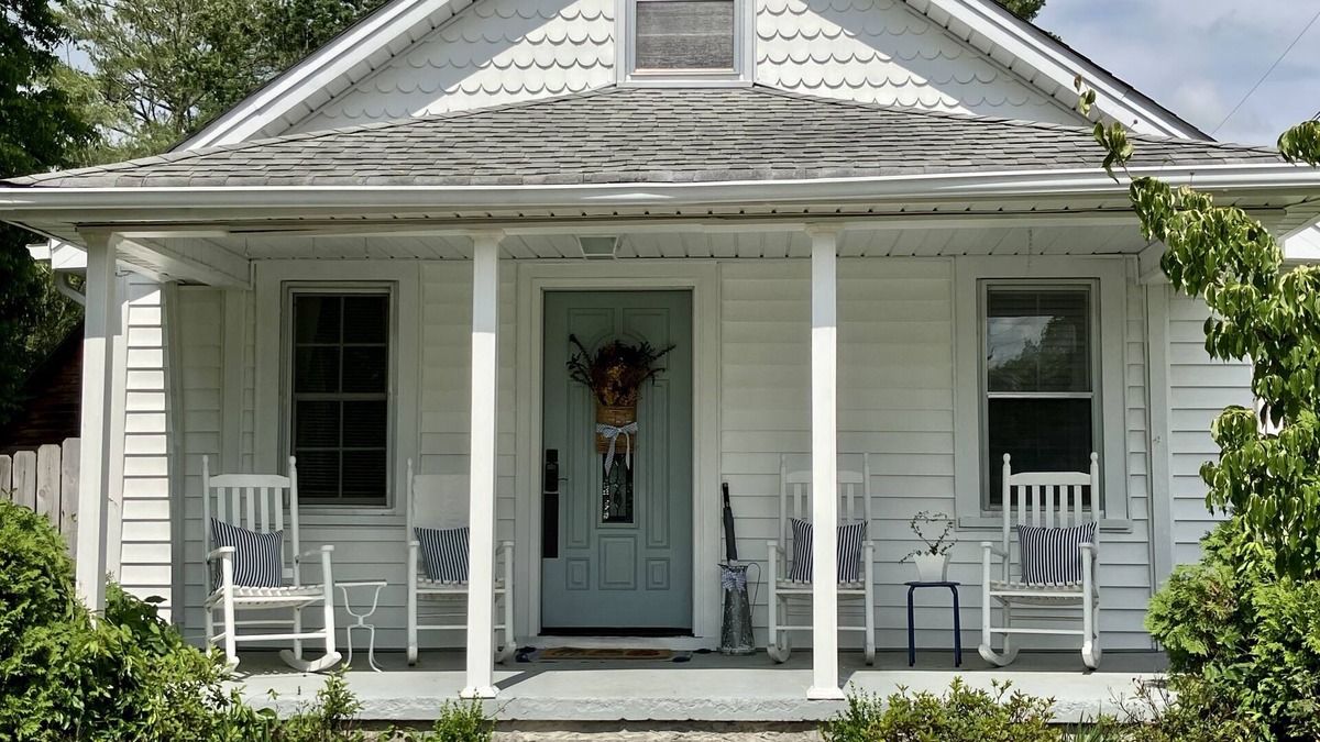 Abingdon Cottage | The Olde Springhouse cottage in downtown Abingdon