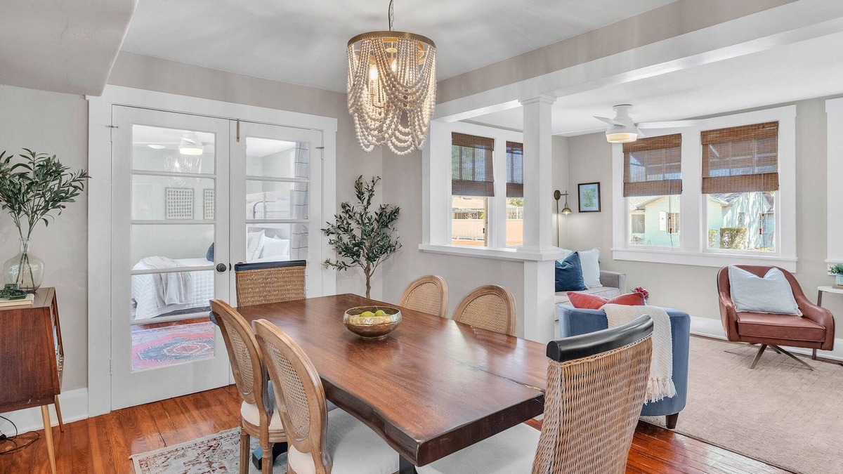 Lakeland House | The Olive Branch – 5★ Historic Bungalow Walkable + Stylish + Family-Friendly