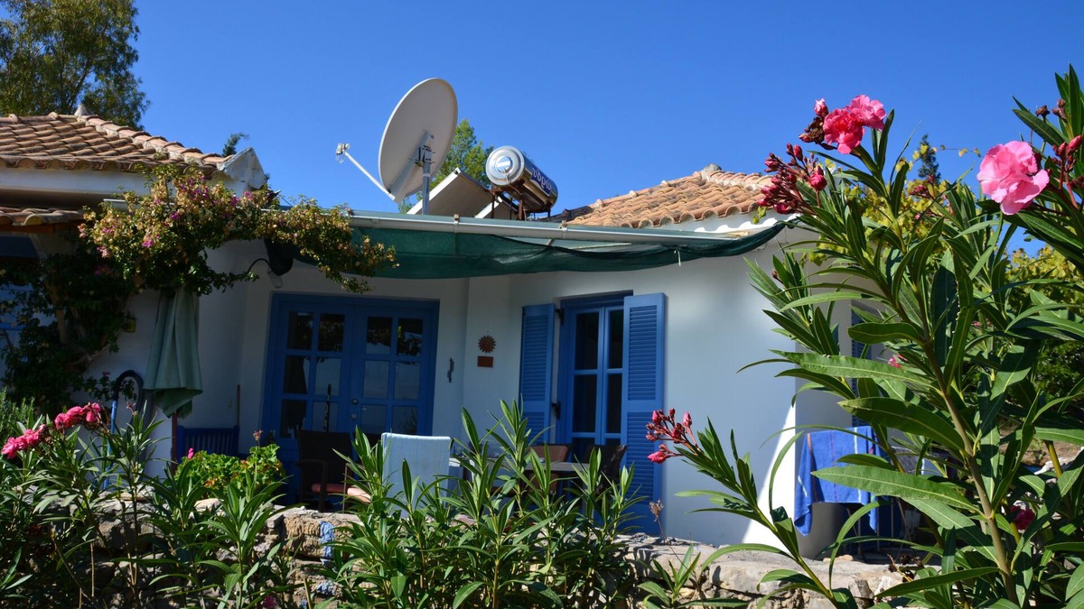 Aipeia House | The Olive Houses Karsten Bungalow