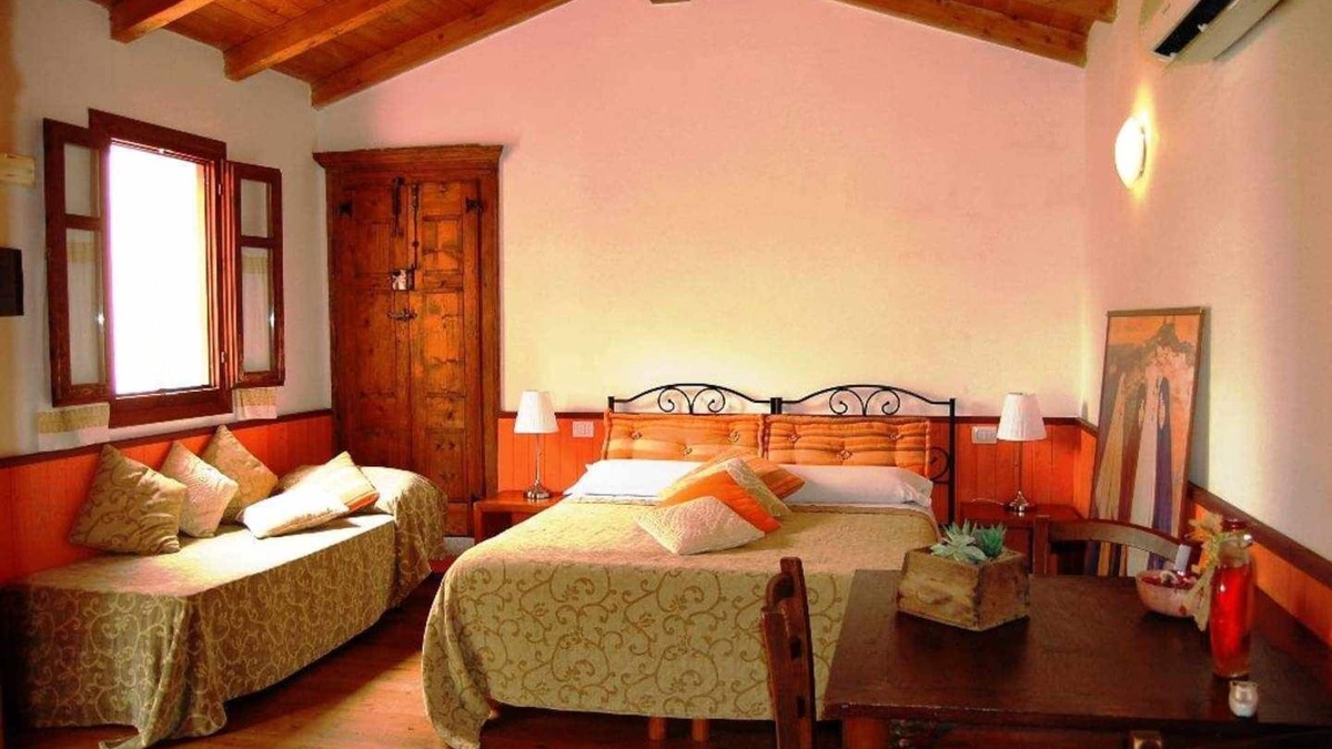 Loiri Porto San Paolo Apartment | THE OLIVO ROOM