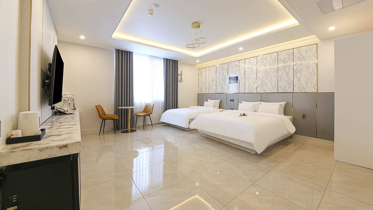 Kangjin-eup Hotel | The One Business Hotel