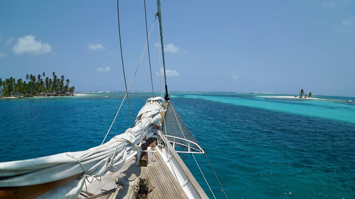 Achutupo Boat Rental | The only boat in San Blas that also played in movie Pirates of the Caribbean!